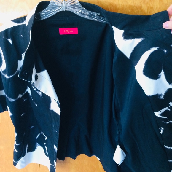 Chic B+W S/S Jacket by Lavia, Large - Picture 3 of 5
